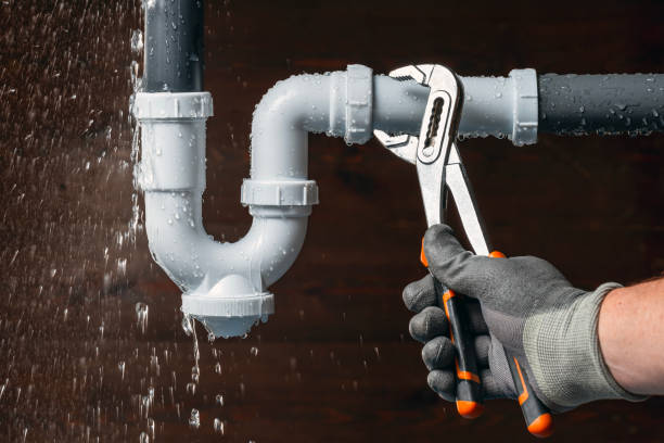 Professional Leak Detection technician working in Flushing, NY